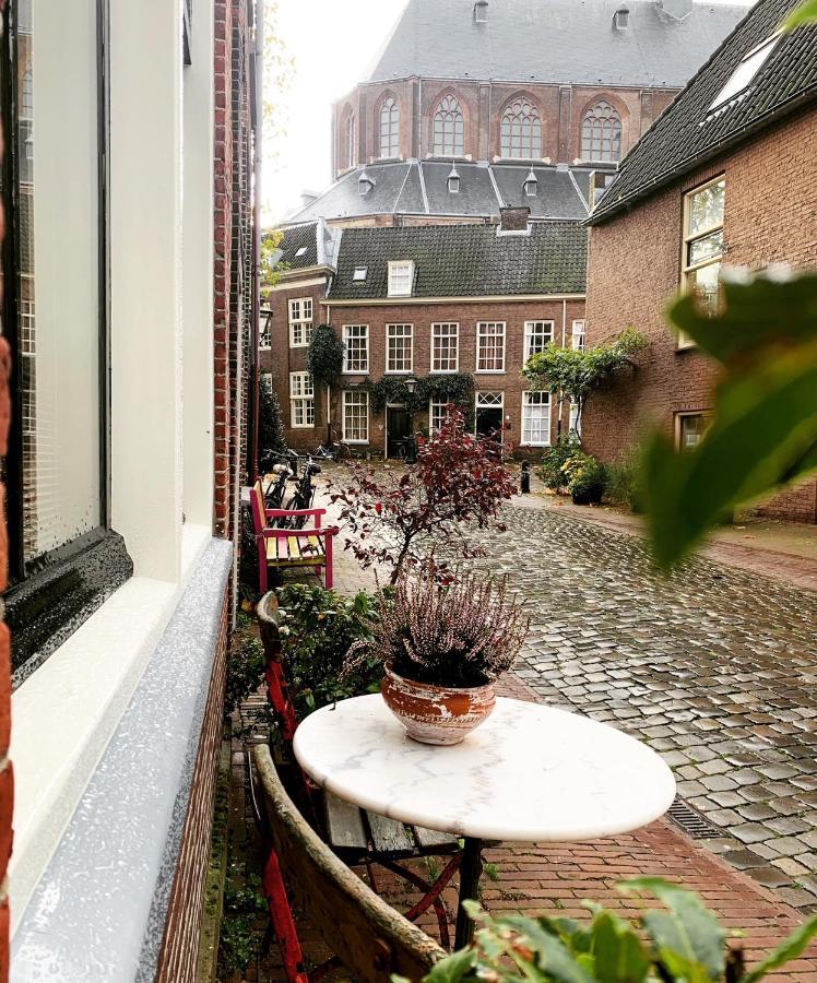 De Pelgrimsplaats Acomodação com café da manhã Leiden Exterior foto